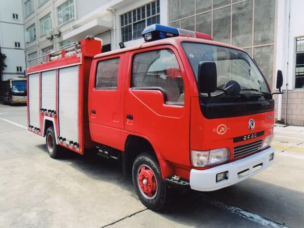 東風(fēng)小霸王水罐消防車